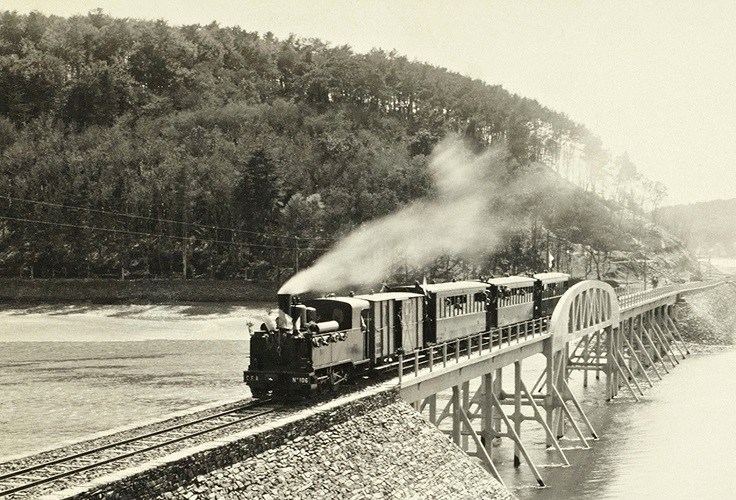 Plecǎri, întoarceri