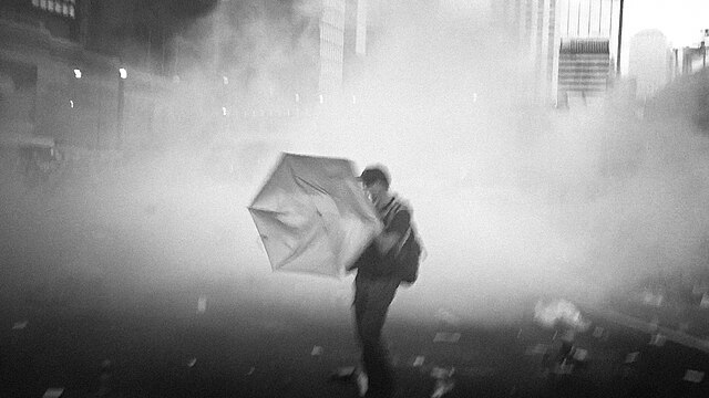 Tentaţia haosului şi politica la scară umană