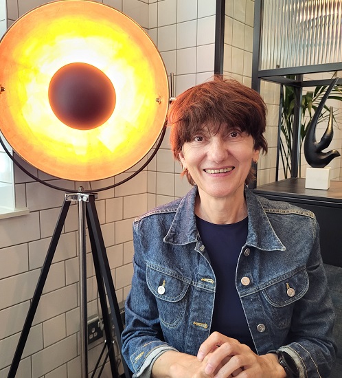 „Teatrul trebuie să aibă și o componentă implicată social” – interviu cu teatrologul Oltița CÎNTEC, manager al Teatrului „Luceafărul” Iași