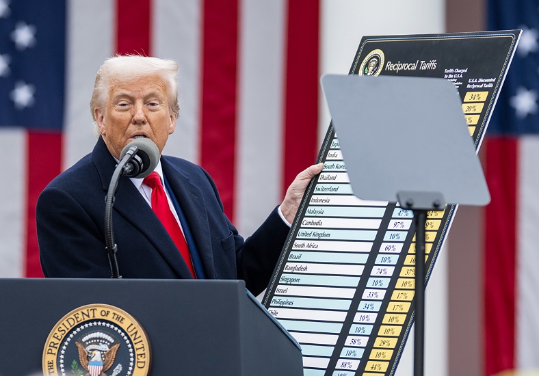 Cum să-l pui la punct pe Trump din două mișcări
