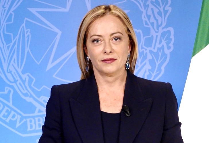 O populistă europeană ia apărarea unui papă american