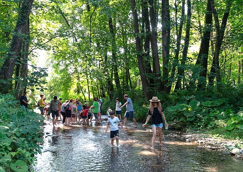 „Prin Festivalul Licuricilor oamenii (re)descoperă natura” – interviu cu geologul Florin STOICAN