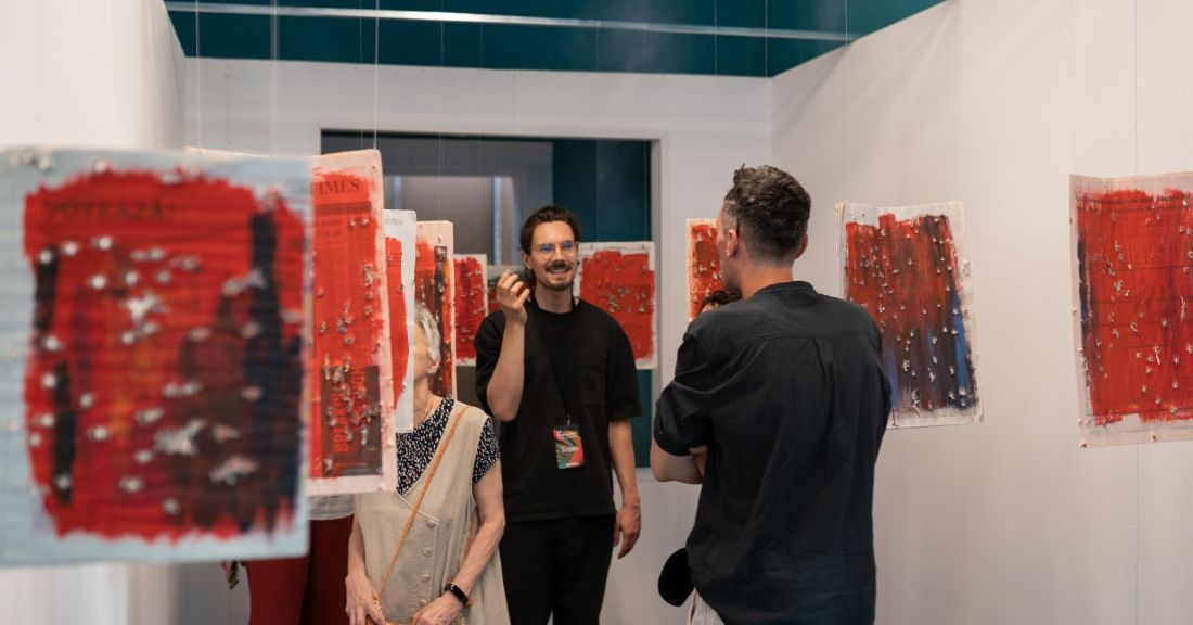 „E crucială perspectiva unui program de mediere bine consolidat, în contextul artei contemporane” – interviu cu artistul vizual Mihai TOTH, asistent curator al Bienalei de artă contemporană Art Encounters