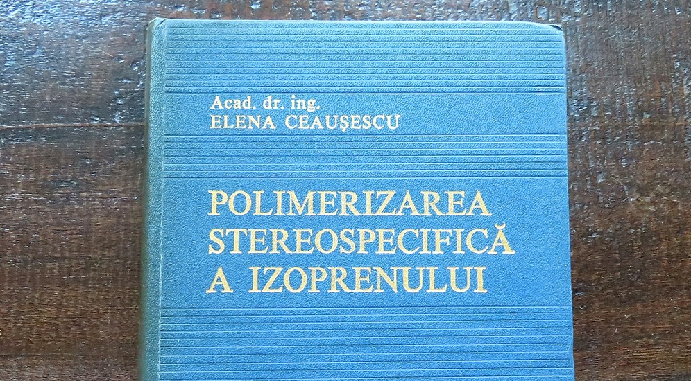 „Pe cele mai înalte culmi”. Metamorfoza Elenei Ceaușescu în savant de renume mondial