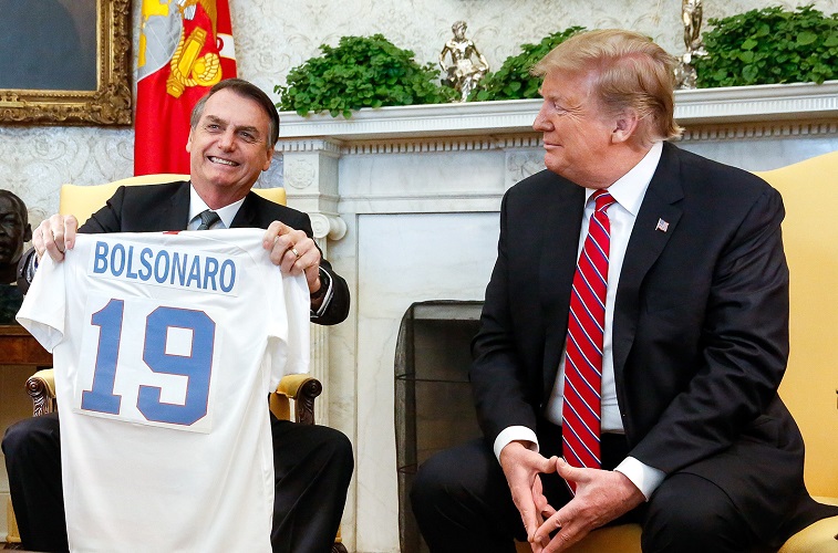 Trump încearcă să construiască o internațională a extremei-dreapta