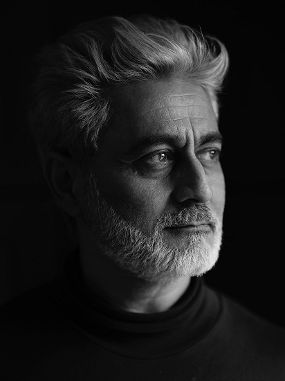 „Cinemaul nu e doar divertisment, ci și o modalitate de a întreba” - interviu cu regizorul Barmak AKRAM