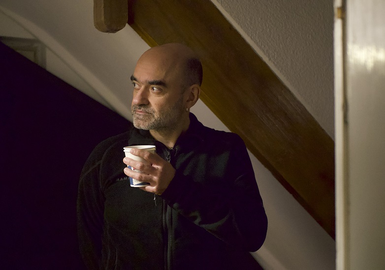 „E în jur o criză a masculinității” – interviu cu regizorul Florin ȘERBAN
